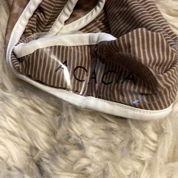 NWT Ehukai in Sahara - Picture 3 of 3